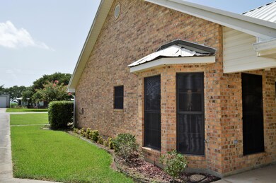 7319 Leleux Rd, New Iberia, LA 70560 - photo 4