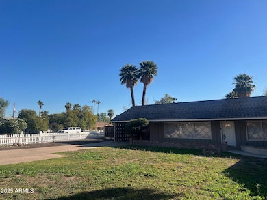 2528 N 48th Place, Phoenix, AZ 85008 - photo 3