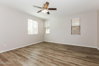 005-photo-living-room-13129949