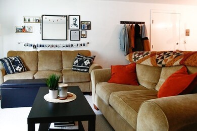 14 Hallmark Gardens unit 6, Burlington, MA 01803 - photo 5