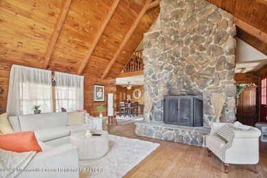 0004-04Living Room