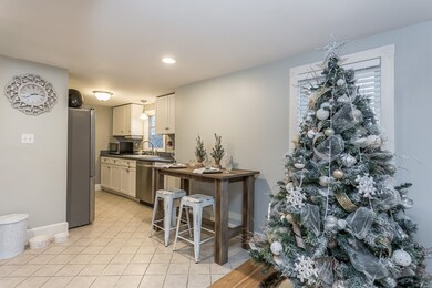 27 Slocum St, Acushnet, MA 02743 - photo 5