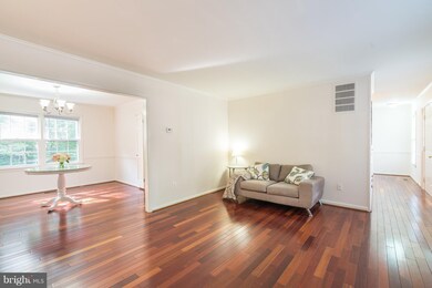 7708 Newington Forest Ave, Springfield, VA 22153 - photo 5