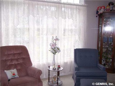 Living Room Big front window gives loads of light