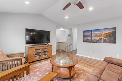 13HiddenCedarLoop livingroom