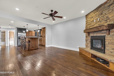 4-web-or-mls-866-w-carving-edge-ct
