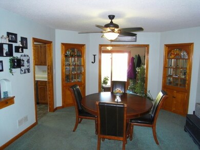 1903 Clay St, Cedar Falls, IA 50613 - photo 3