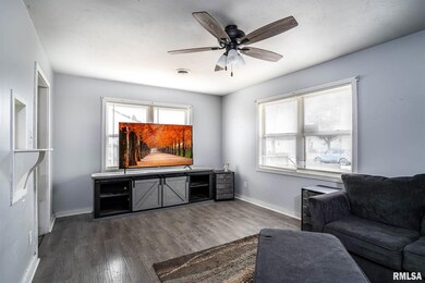 6904 N Pine St, Davenport, IA 52806 - photo 4