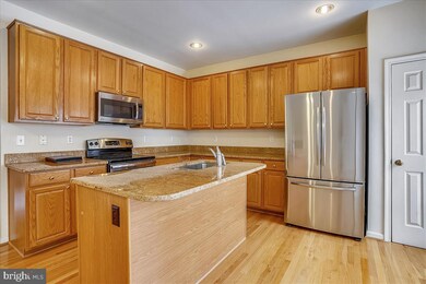 5302 Scottswood Ct, Alexandria, VA 22315 - photo 2
