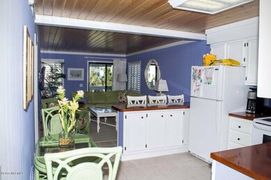 Kitchen & Dining Area