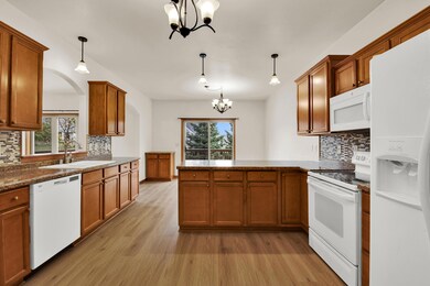 407 Century Oak Dr, Waukesha, WI 53188 - photo 5