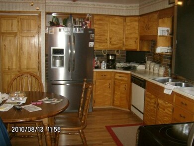 6 Parker St, La Fontaine, IN 46940 - photo 4