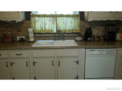 111 E Felton St, North Tonawanda, NY 14120 - photo 5