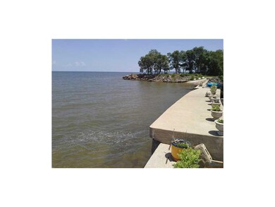 Waterfront/Dock/Pier.