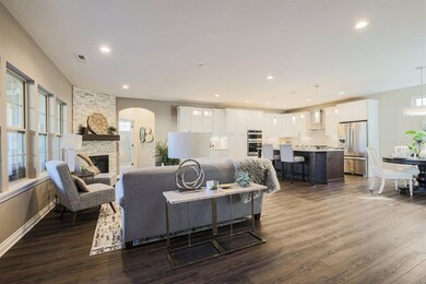 6685 Liberty Cir, Liberty Township, OH 45069 - photo 5