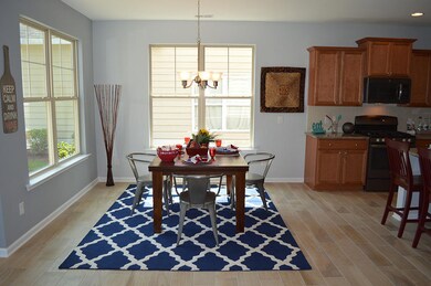 HNR_Mackenzie 2_Dining (2)