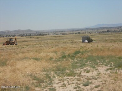 2575 Compass Point Rd, Paulden, AZ 86334 - photo 3