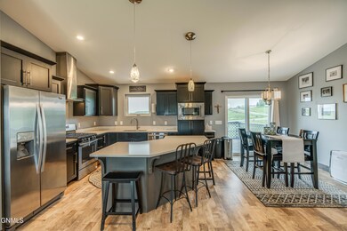 4602 Crown Point Rd NW, Mandan, ND 58554 - photo 6