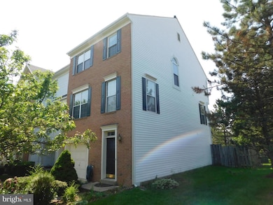 2484 Clover Field Cir, Herndon, VA 20171 - photo 2