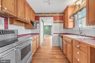 1014 Lansdale Ave, Lansdale, PA 19446 - photo 3