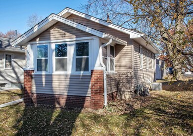 1021 Forest Ave, Waterloo, IA 50702 - photo 3