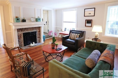 102 W Jones St, Savannah, GA 31401 - photo 2