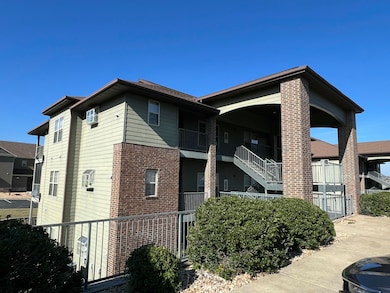 9 Bermuda Dr #4