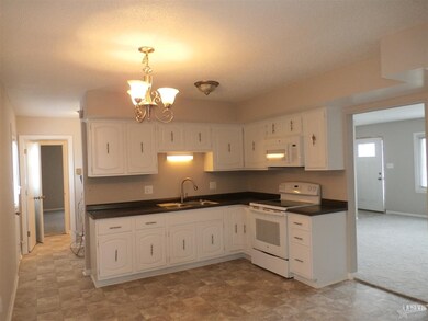 2916 Shalimar Cir, Fort Wayne, IN 46808 - photo 6