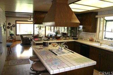 NICE EXHAUST HOOD FOR YOUR ISLAND COOK STATION!