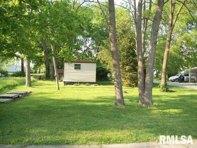 610 W Elm St, Harrisburg, IL 62946 - photo 2