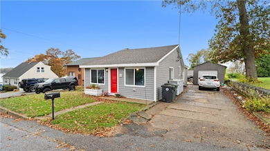 21 Darton St, Coventry, RI 02816 - photo 2