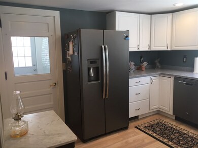 39 School St, Lincoln, NH 03251 - photo 2