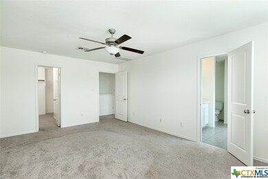 513 Circle Way unit 8D, Jarrell, TX 76537 - photo 7