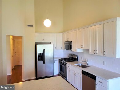 814 Eagles Chase Dr unit 825, Lawrence Township, NJ 08648 - photo 5