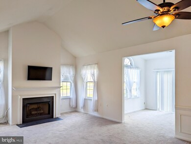 2 Lady Slipper Ln unit 378, Langhorne, PA 19047 - photo 5