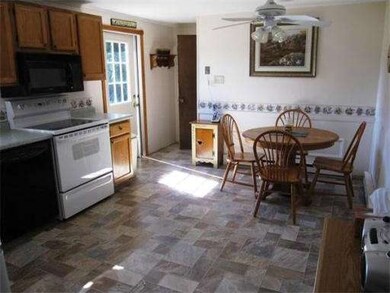 481 Country Club Rd, Greenfield, MA 01301 - photo 6