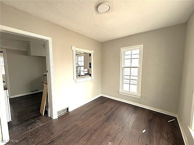 15615 Judson Dr, Cleveland, OH 44128 - photo 6