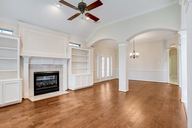 308 Parkwood Village Dr, Friendswood, TX 77546 - photo 6