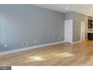 2054 Fernon St, Philadelphia, PA 19145 - photo 3