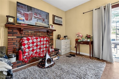 1310 Lindenwood Dr, Lorain, OH 44053 - photo 5