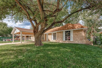 946 Fruitvale Dr, Houston, TX 77038 - photo 4