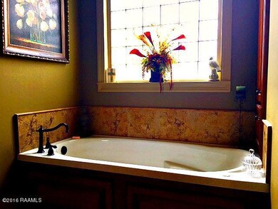 LAFITTES LANDING MASTER BATH (1)