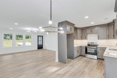 1854 Lantern Dr, Asheboro, NC 27205 - photo 7