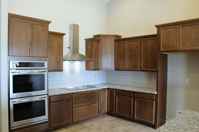 OPEN KITCHEN