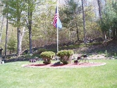 27 Mount Pleasant St, Oxford, MA 01540 - photo 3