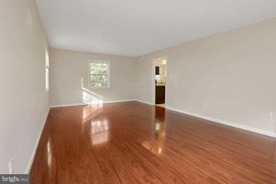 13130 Melville Ln, Fairfax, VA 22033 - photo 3