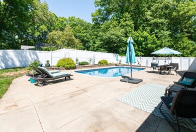 2 Erik St, MerriMacK, NH 03054 - photo 4