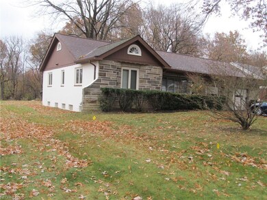 2119 Pine Ridge Dr, Wickliffe, OH 44092 - photo 2