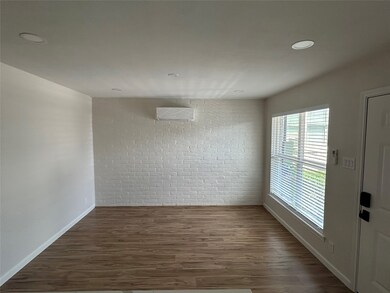 2009 Welch St unit 4, Houston, TX 77019 - photo 3