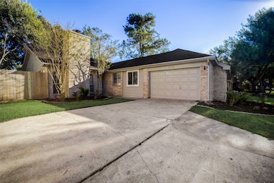 8450 Lake Crystal Dr, Houston, TX 77095 - photo 4